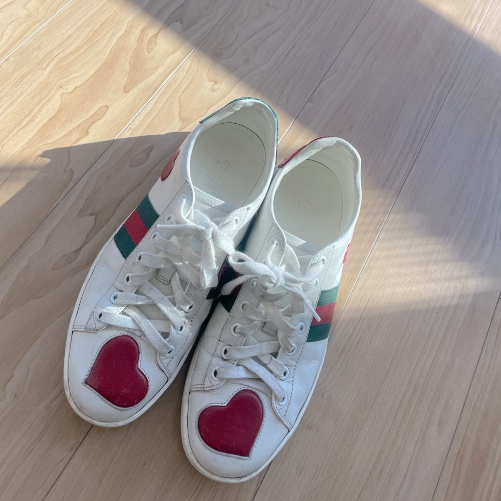 Gucci girl sneakers 7.5